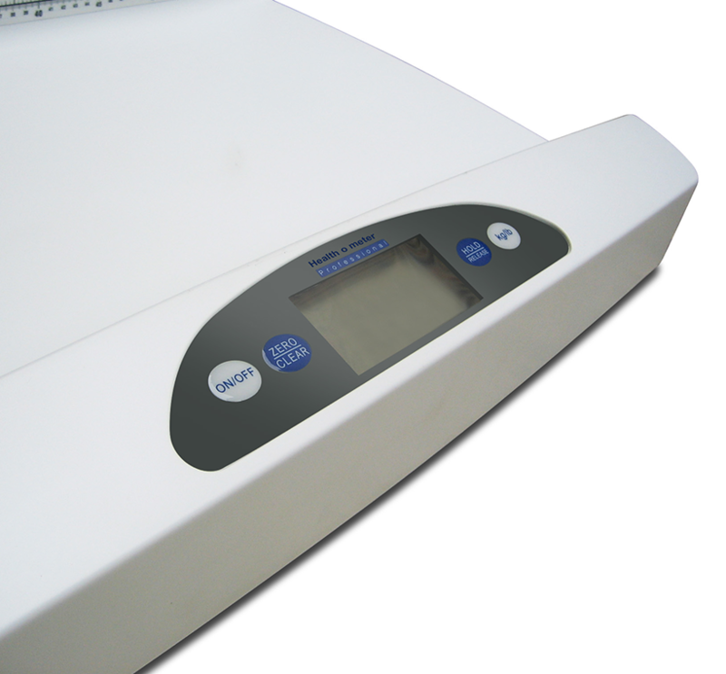 Close up view of the digital readout on the Pelouze baby scale