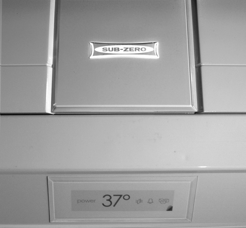 Sub-Zero, Inc.  : 30" Integrated Column Refrigerator and Freezer 